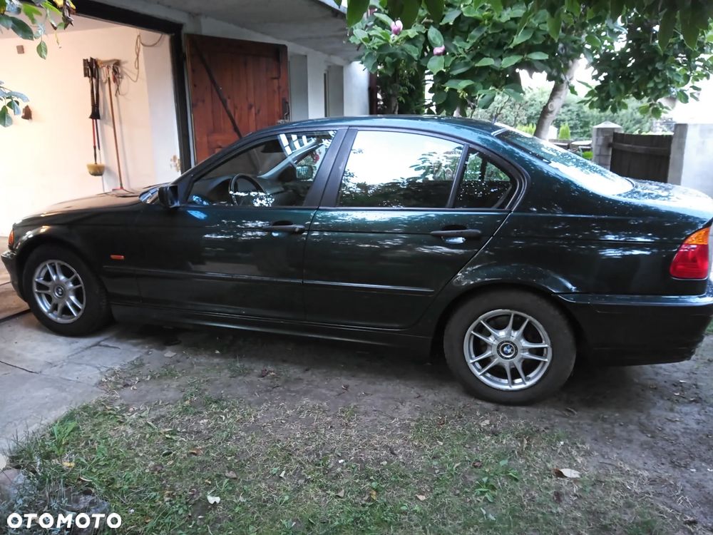 BMW Seria 3 318i - 6
