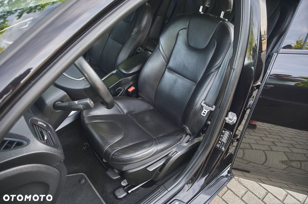 Volvo V40 D3 Summum - 25