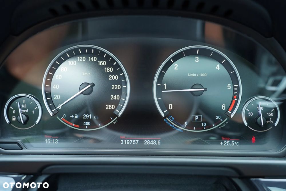 BMW Seria 5 520d Touring Sport Line - 30