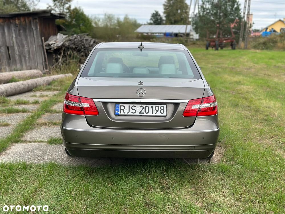 Mercedes-Benz Klasa E 220 CDI DPF BlueEFFICIENCY Avantgarde - 11