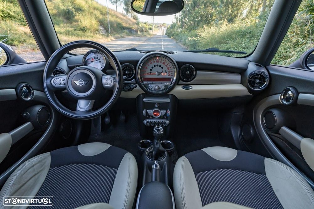 MINI 3 Portas Cooper D - 32