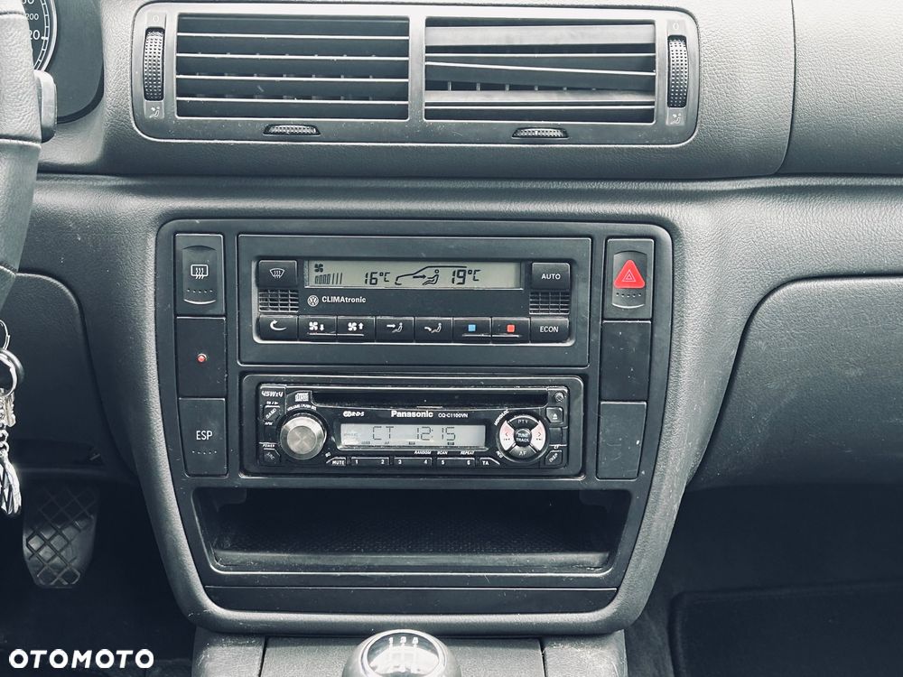 Volkswagen Passat 1.9 TDI Comfortline - 13
