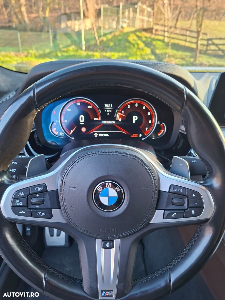 BMW Seria 5 550i xDrive - 9