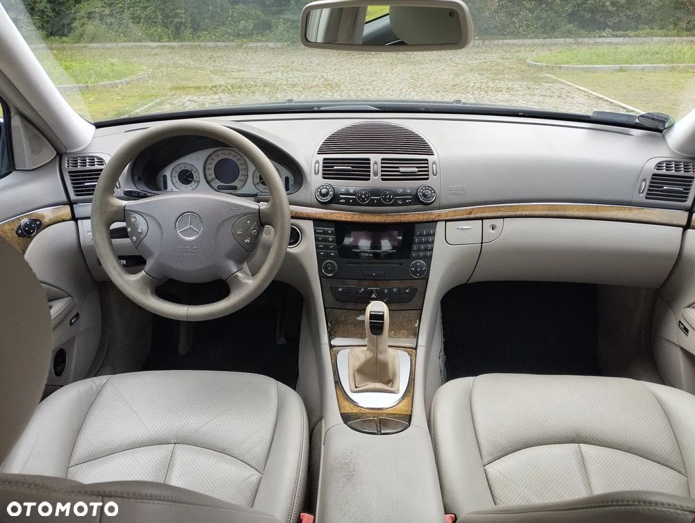 Mercedes-Benz Klasa E 200 Kompressor Avantgarde Sport Edition - 23