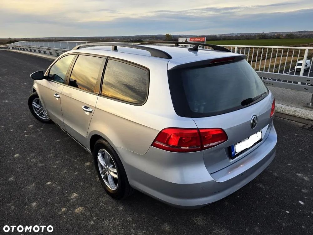 Volkswagen Passat 1.6 TDI Comfortline - 2