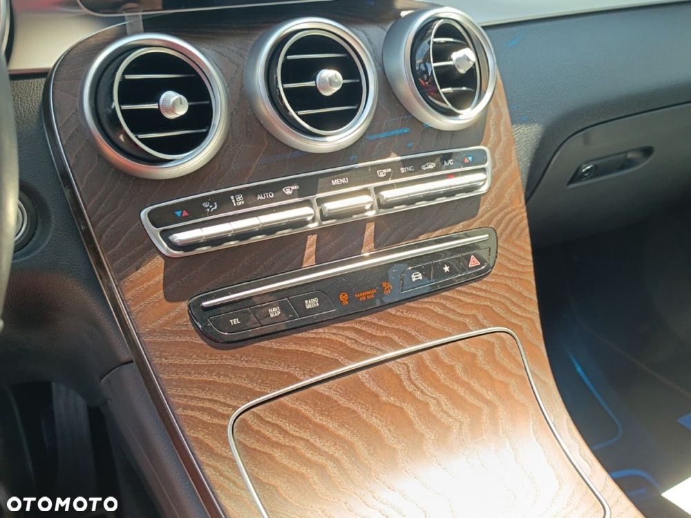 Mercedes-Benz GLC - 21