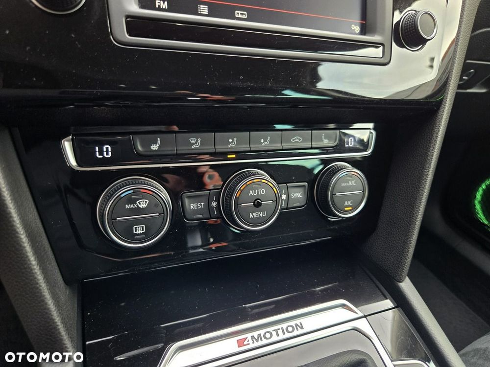 Volkswagen Passat Variant 2.0 TDI SCR 4Motion DSG Elegance - 21