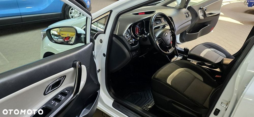 Kia Ceed - 11