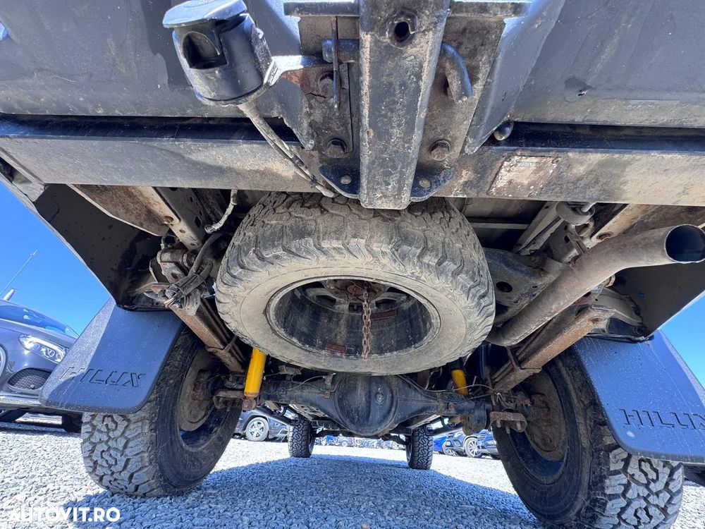 Toyota Hilux 2.8D 204CP 4x4 Double Cab AT Invincible - 8