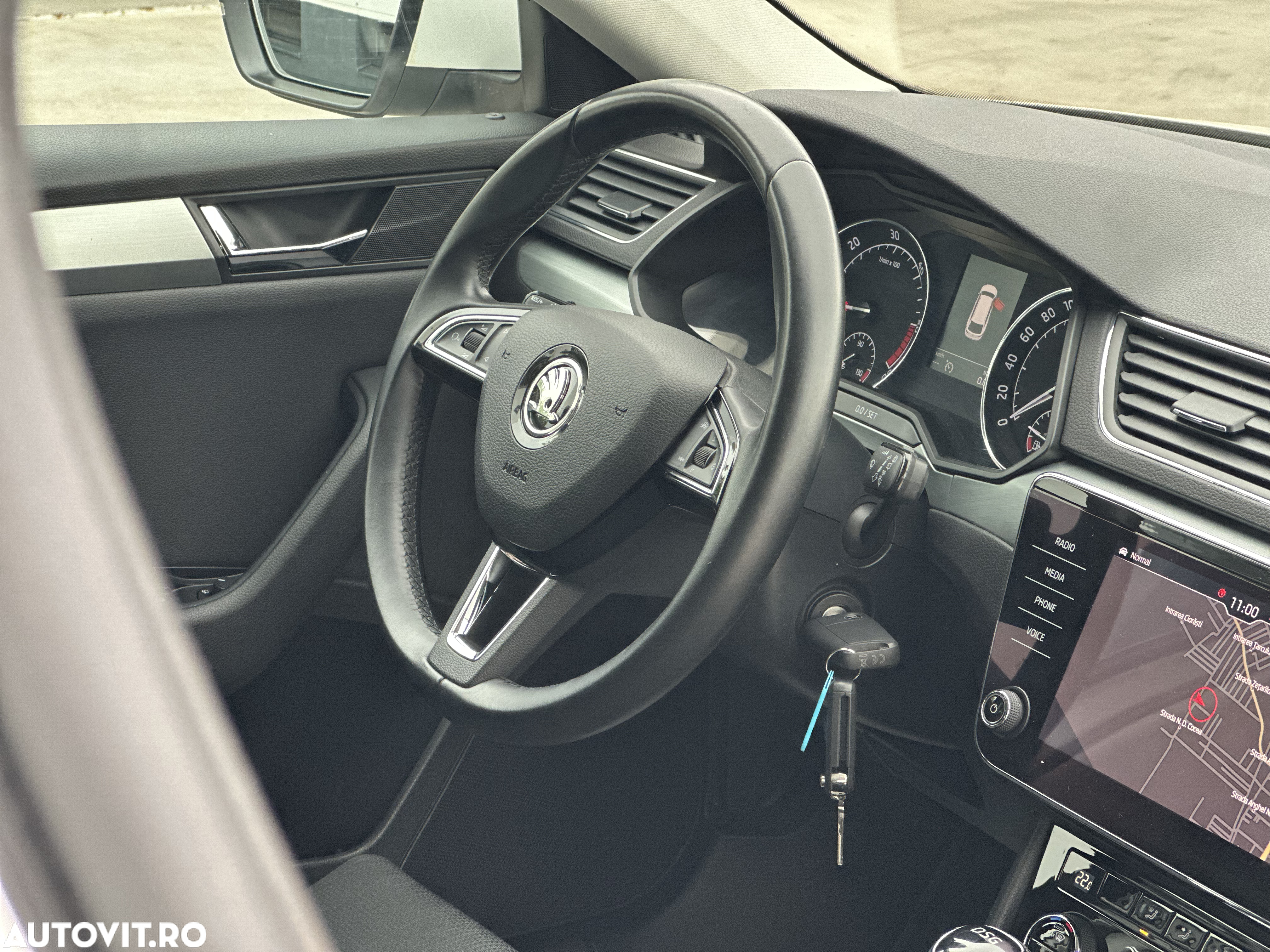 Skoda Superb Combi 2.0 TDI DSG Ambition - 12