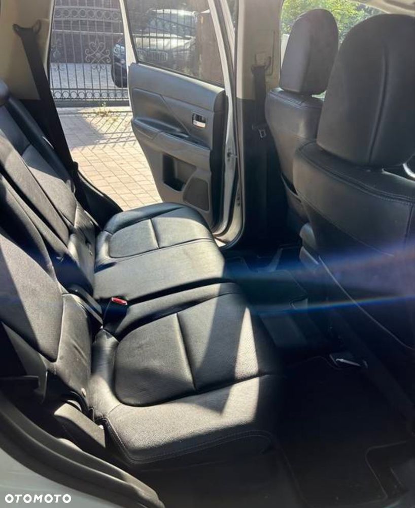 Mitsubishi Outlander 2.0 2WD CVT Invite - 7