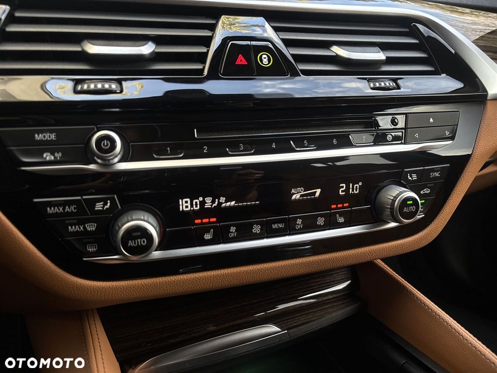 BMW Seria 5 530d xDrive - 11