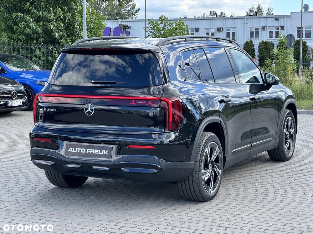 Mercedes-Benz GLB 250+ EQ 85kWh - 10