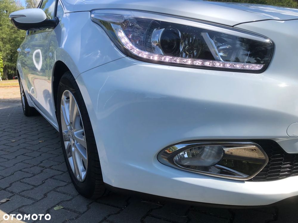 Kia Ceed 1.6 CRDi 128 Fifa World Cup Edition - 10