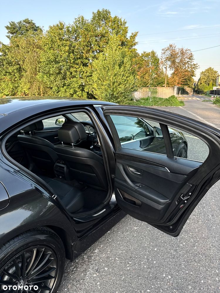 BMW Seria 5 525d - 21