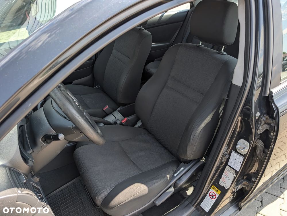 Toyota Avensis 2.0 D-4D Edition - 35