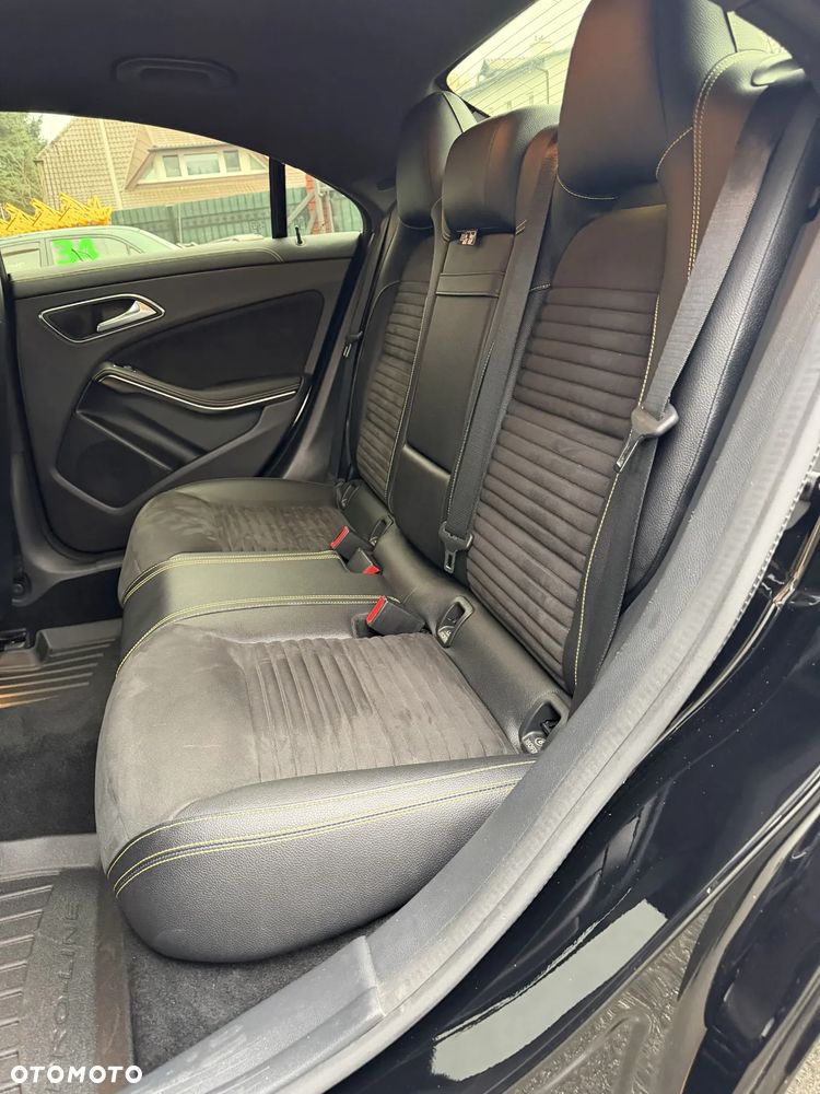 Mercedes-Benz CLA AMG 45 4Matic AMG Sp.sh 7G-DCT Yellow Night Edition - 34