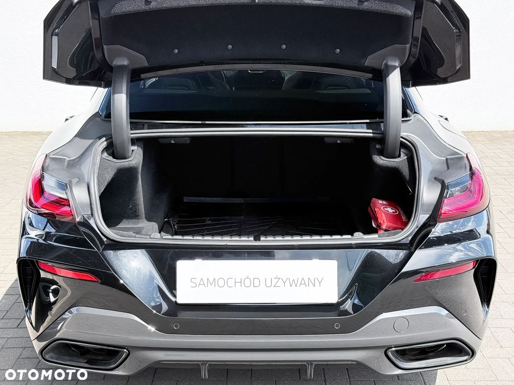 BMW Seria 8 - 16