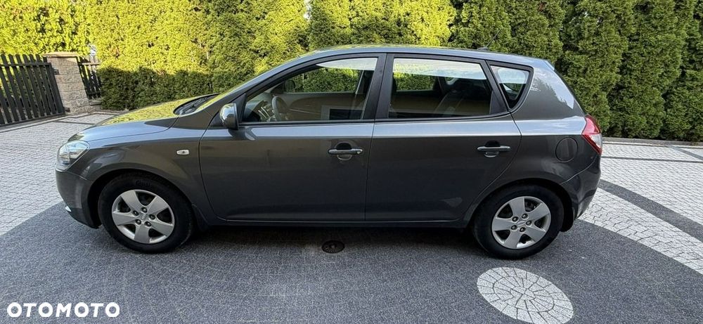 Kia Ceed - 6