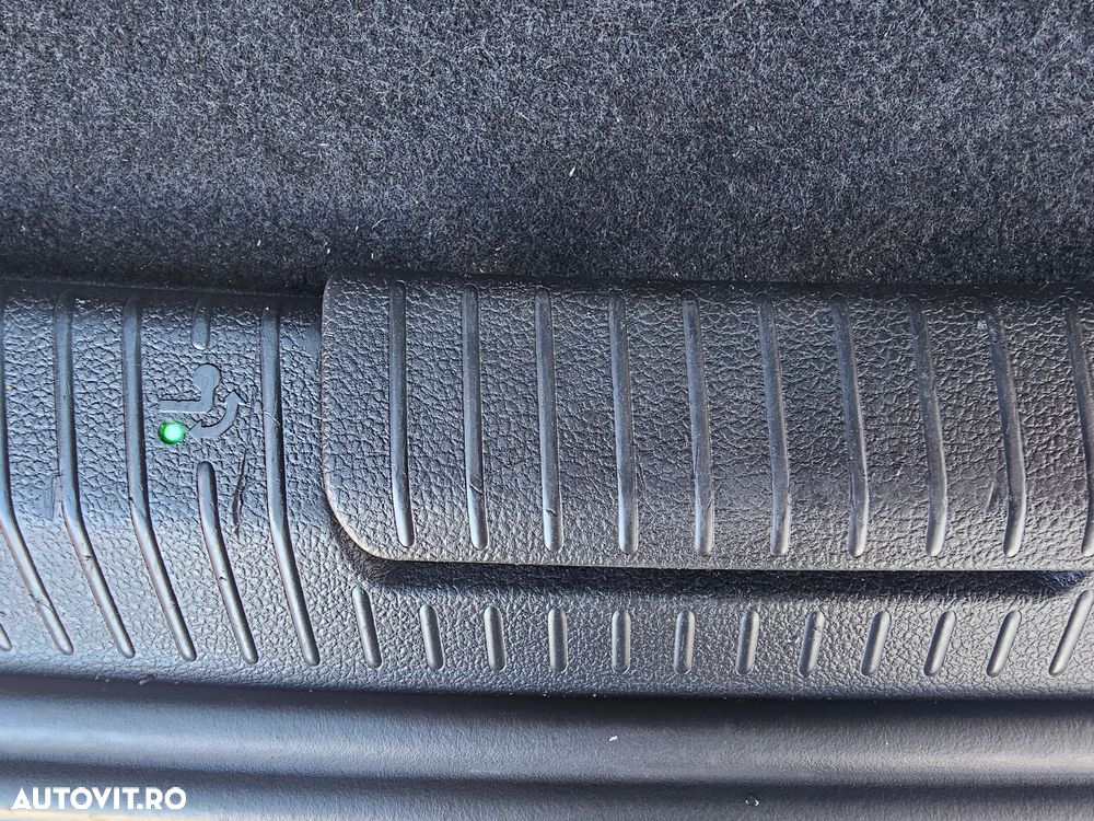 Volkswagen Golf Sportsvan - 16