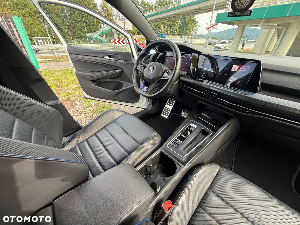 Volkswagen Golf - 22