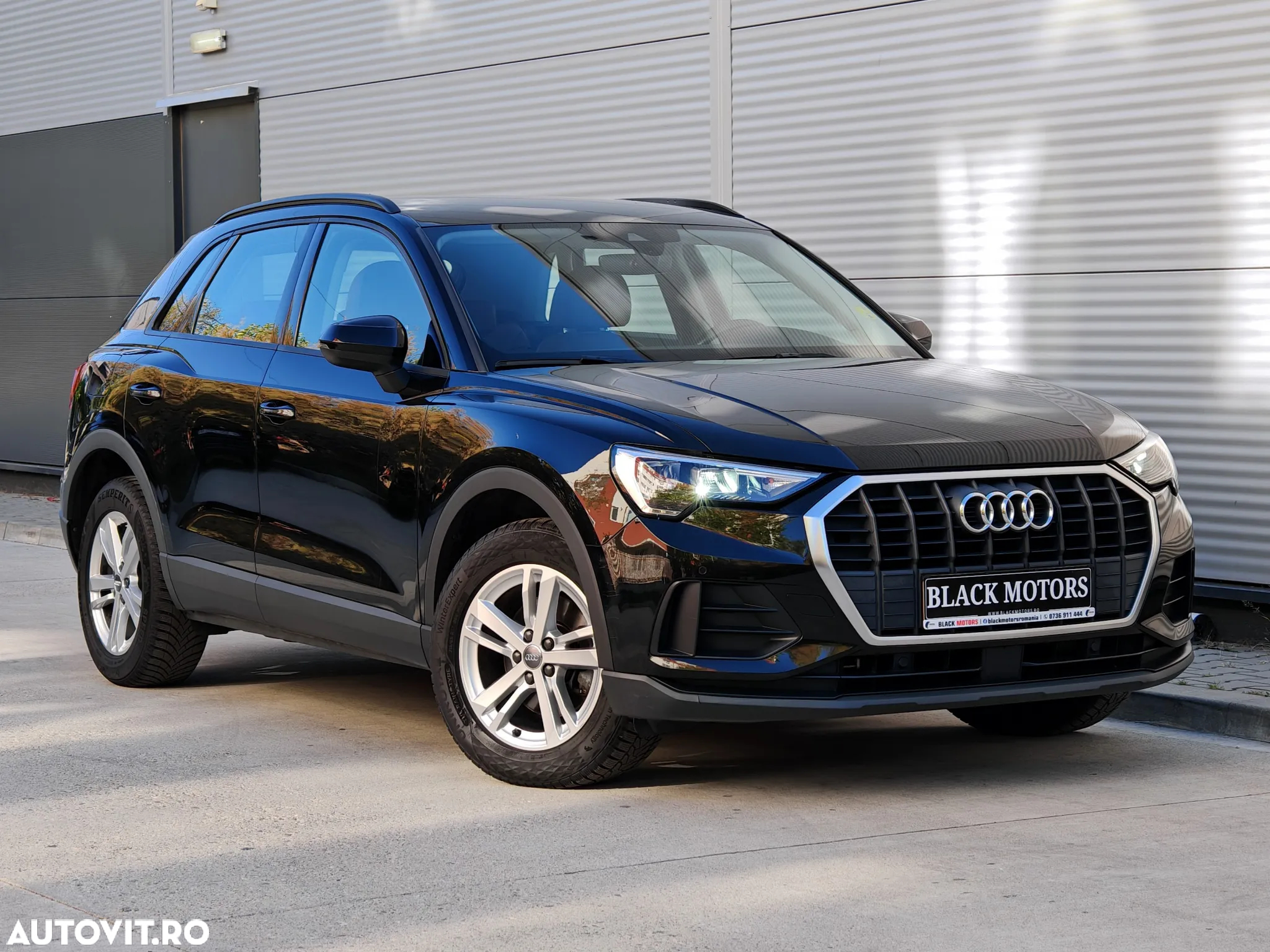 Audi Q3 2.0 35 TDI S tronic Advanced - 3