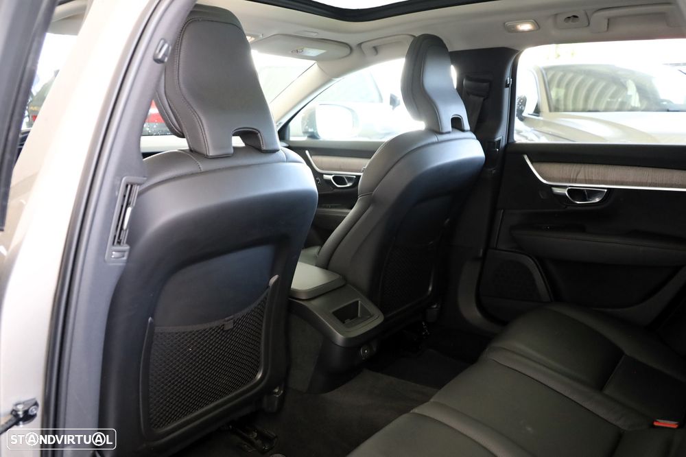 Volvo V90 Cross Country 2.0 B4 AWD - 13