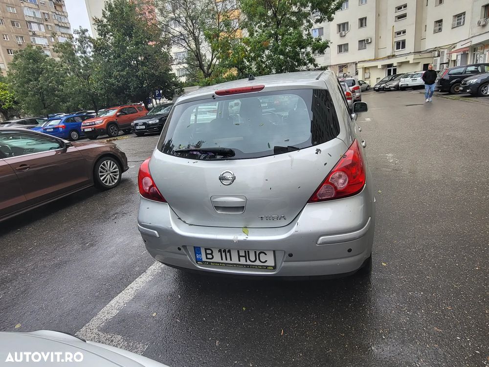 Nissan Tiida - 1