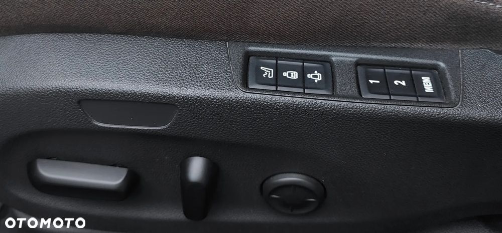 Opel Insignia 2.0 T 4x4 Innovation S&S - 17