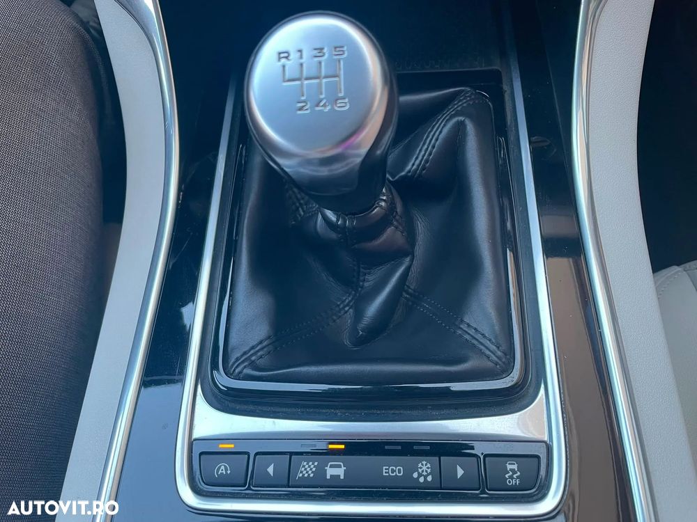 Jaguar XF 20d RWD E-Performance Prestige - 26