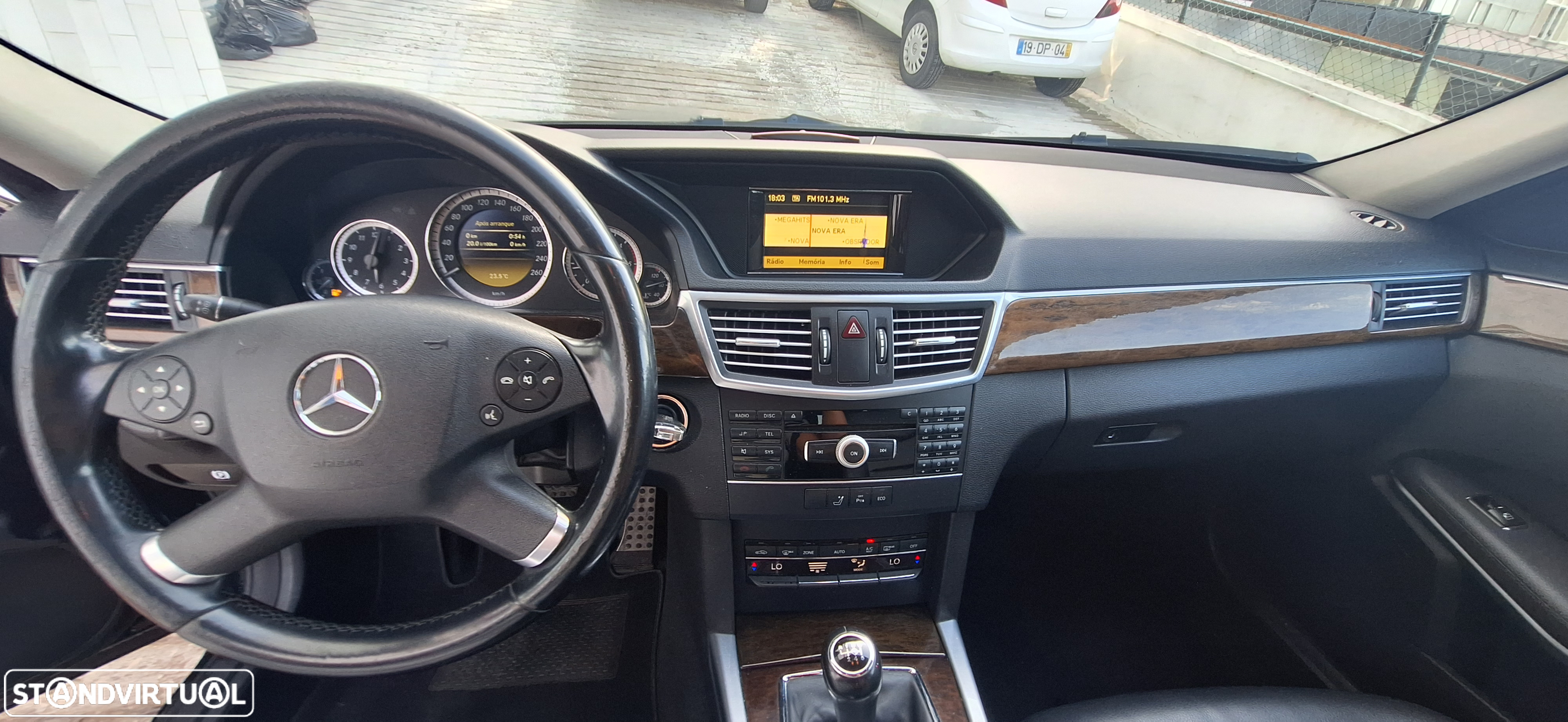 Mercedes-Benz E 200 BlueTEC Elegance - 21