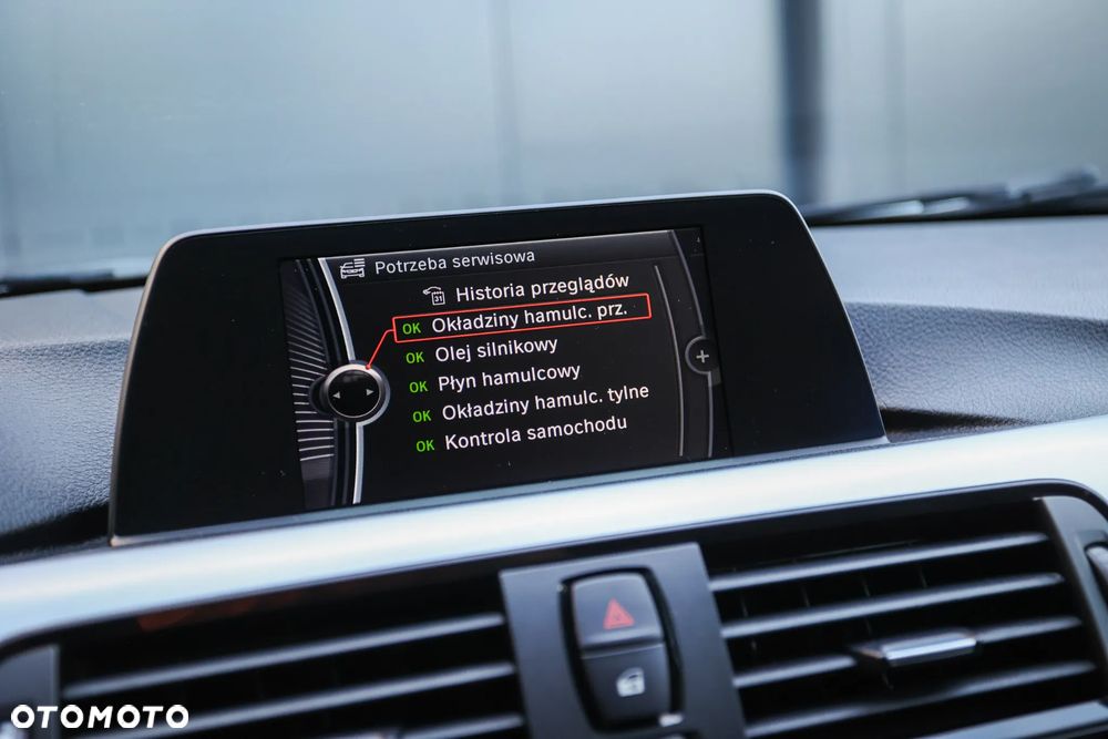 BMW Seria 3 320d Sport Line - 32