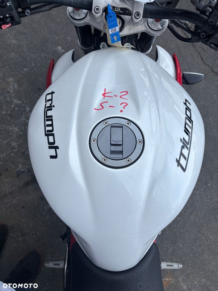 Triumph Street Triple - 12