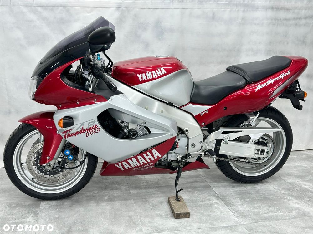 Yamaha YZF - 9