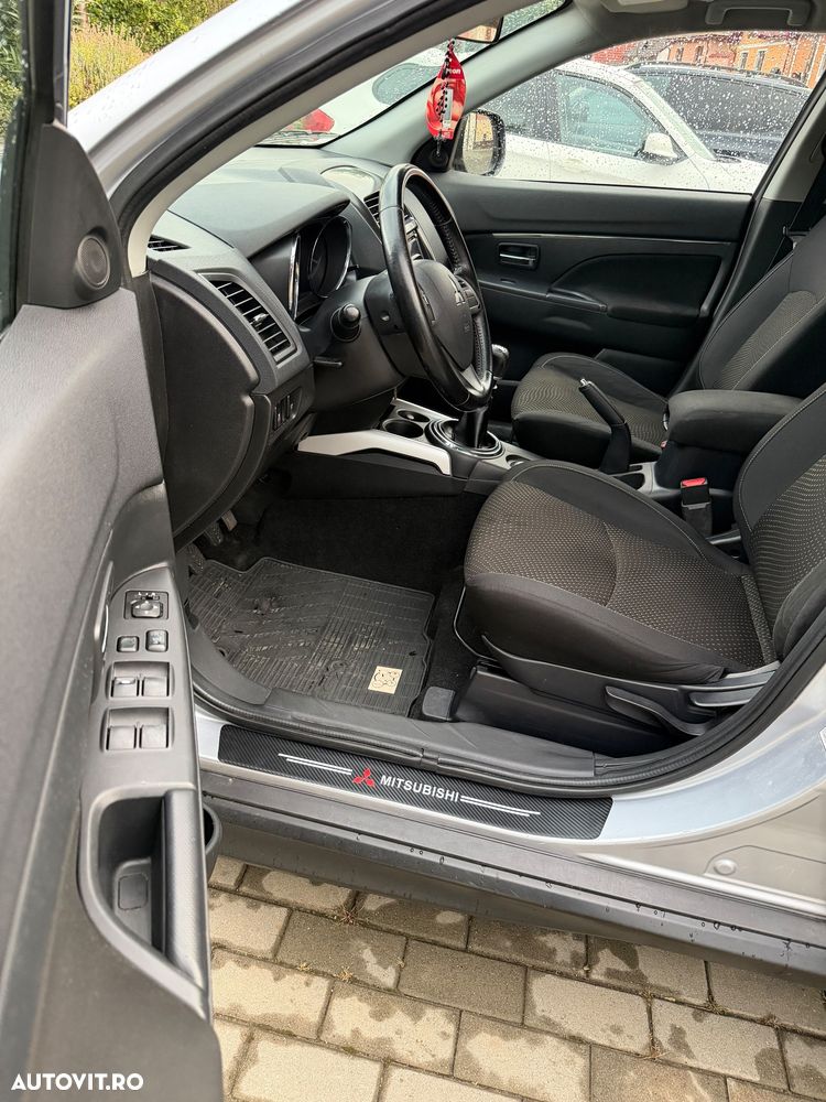 Mitsubishi ASX - 10