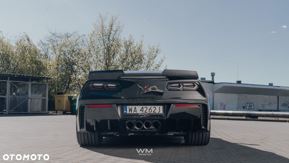 Chevrolet Corvette - 4
