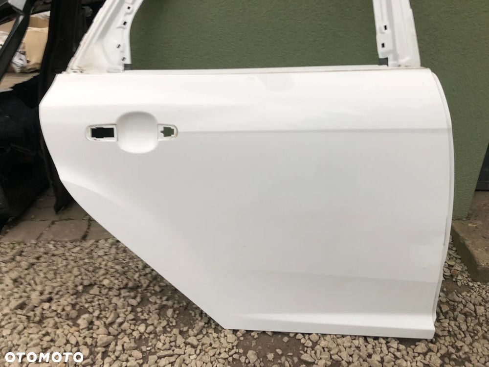 FOCUS MK3 LIFT KOMBI DRZWI PRAWY TYŁ KOMP KOLOR - 2