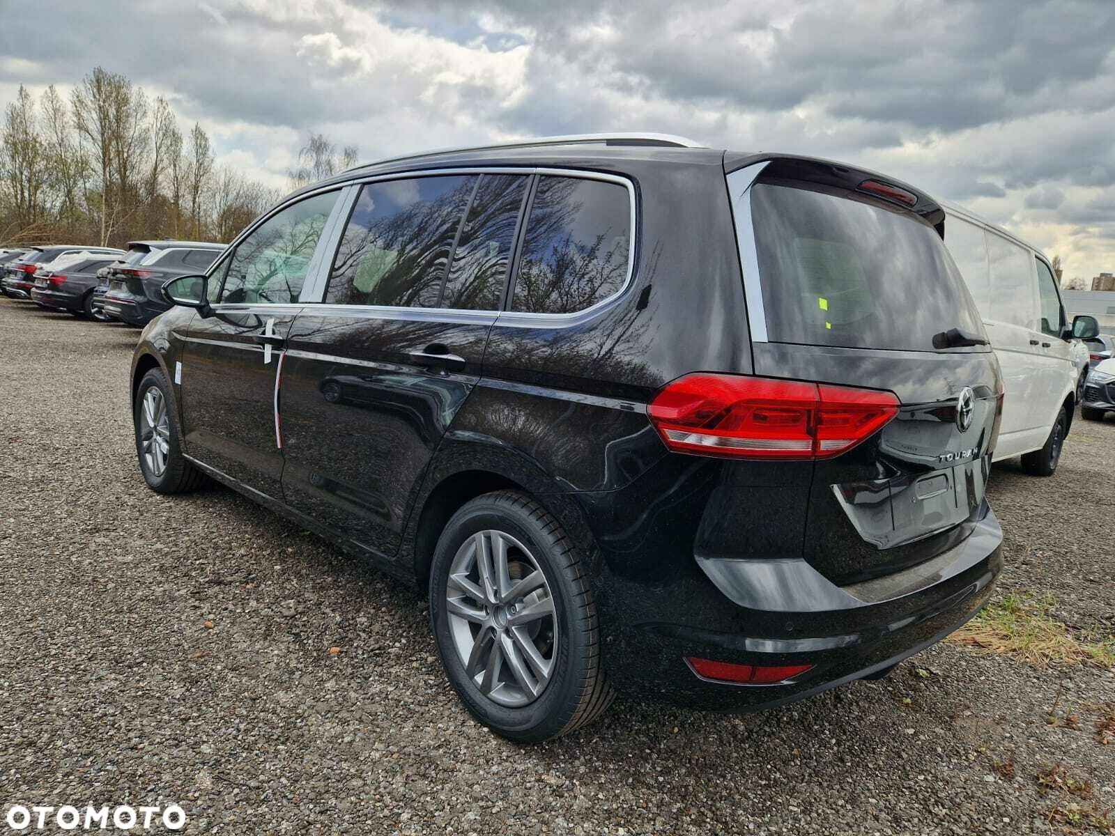Volkswagen Touran - 5