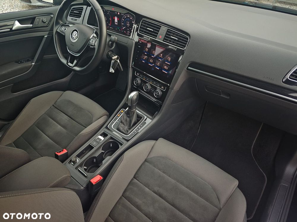 Volkswagen Golf Variant 2.0 TDI SCR DSG R-Line - 33