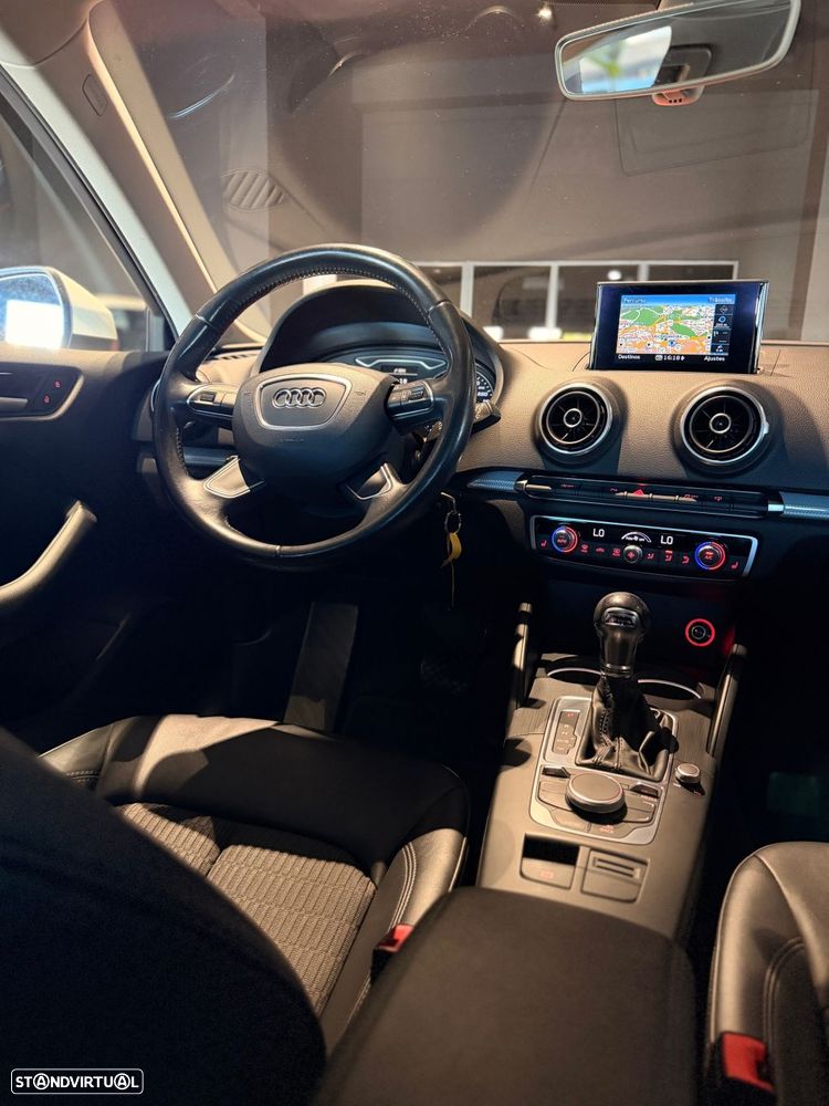 Audi A3 Sportback 1.6 TDI Design S tronic - 36