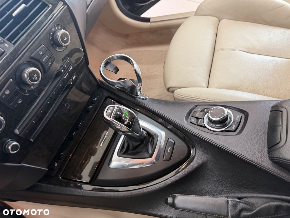 BMW Seria 6 650 i - 22