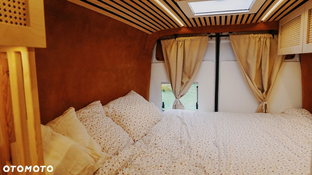 Mercedes-Benz Sprinter 907.235 - 13