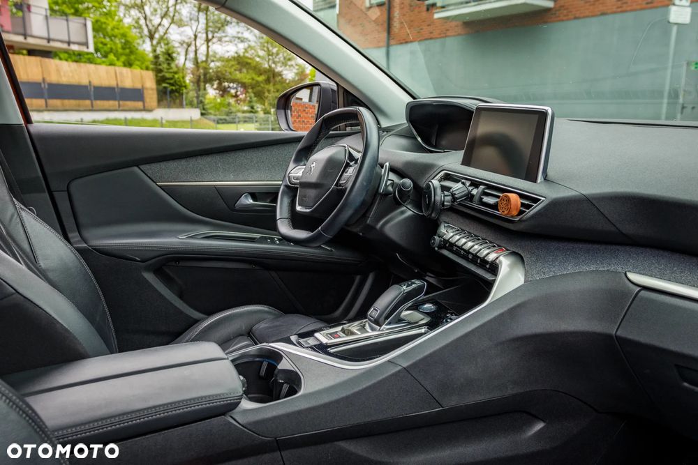 Peugeot 3008 1.6 PureTech GPF Allure S&S EAT8 - 13