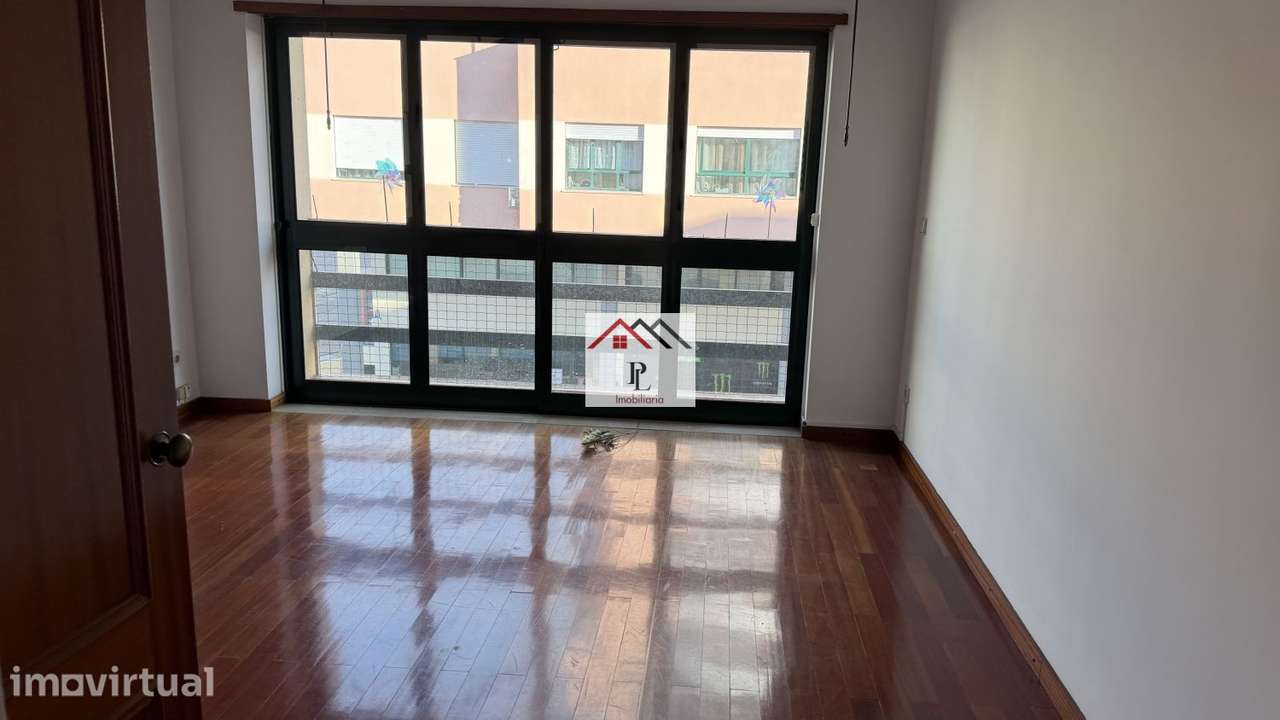 Apartamento T3 com Garagem - Grande imagem: 3/20