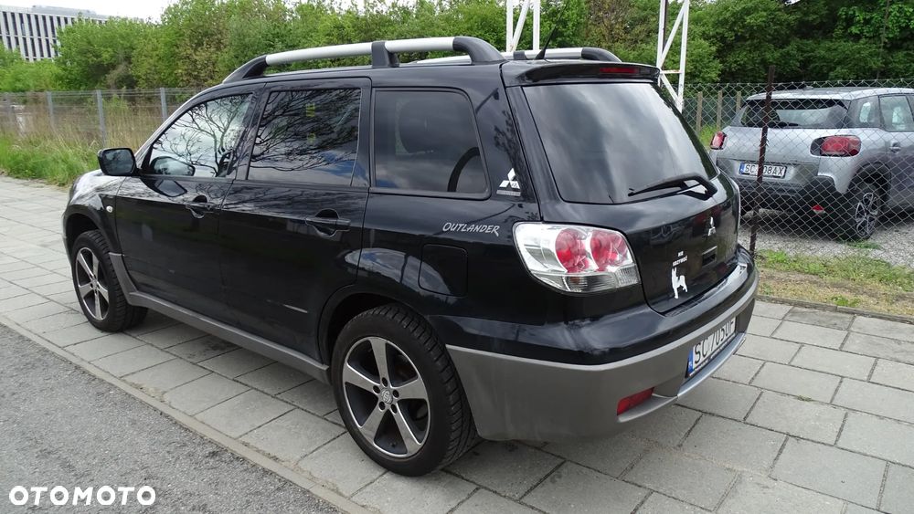 Mitsubishi Outlander 2.0 Sport 4WD - 5