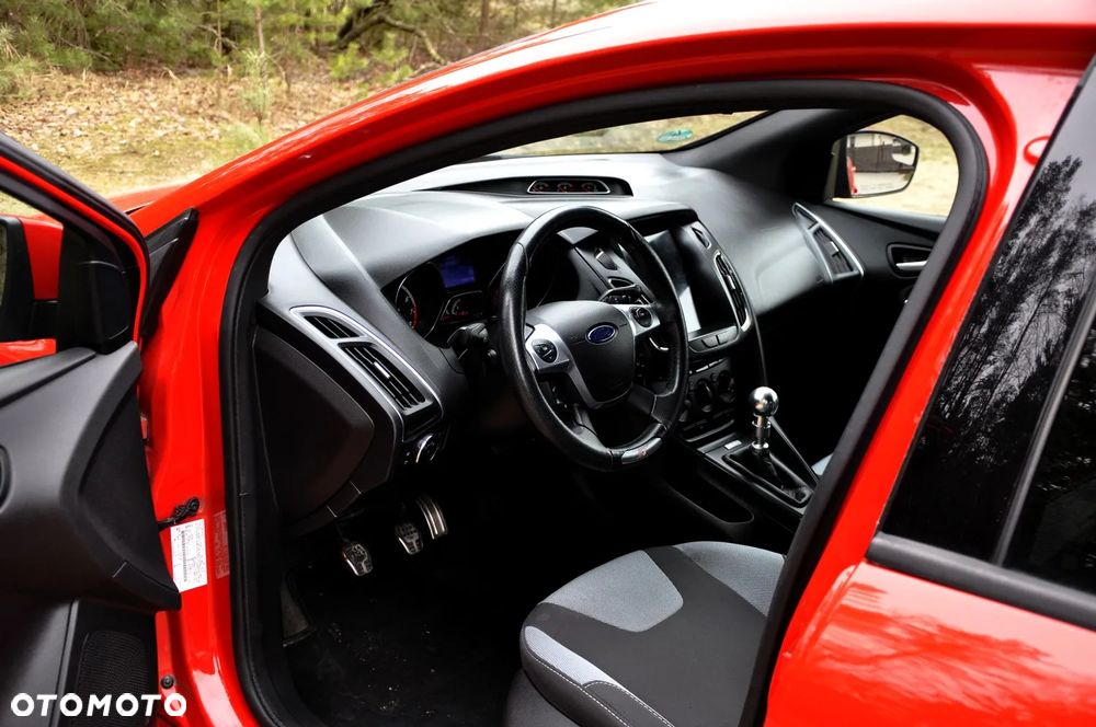 Ford Focus 2.0 EcoBoost ST mit Leder-Sport-Paket - 22