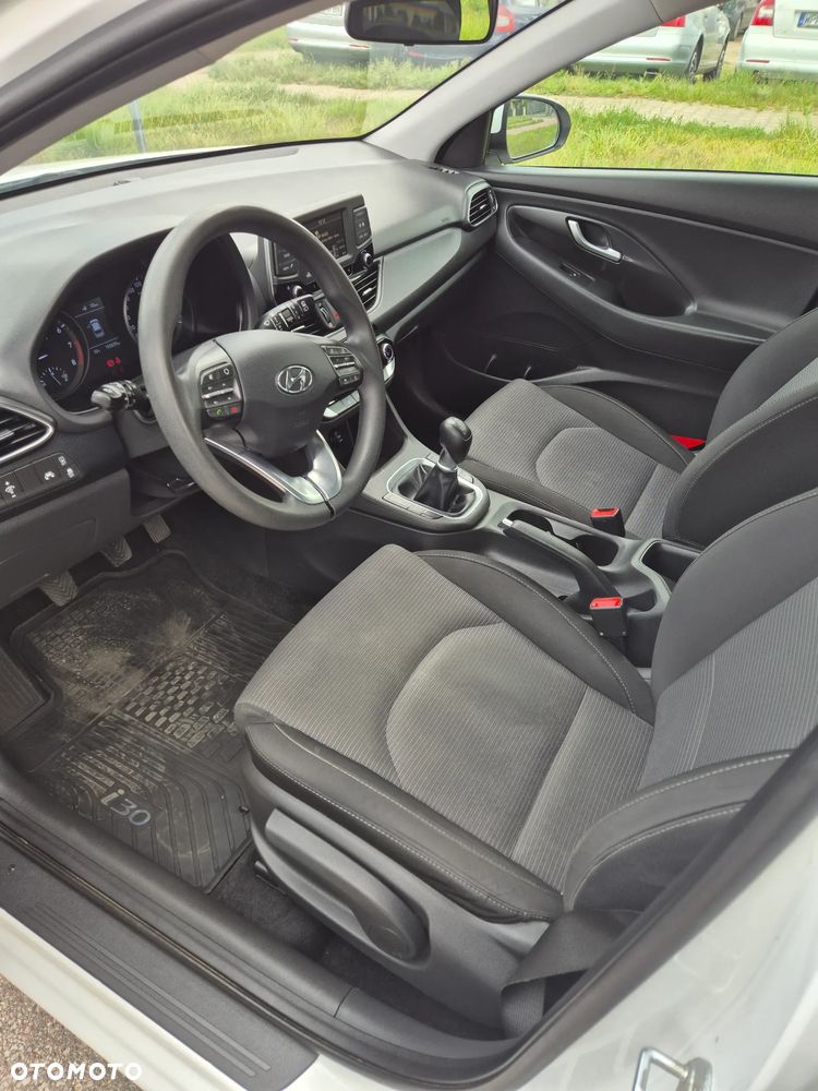 Hyundai i30 1.4 Premiere Comfort - 8