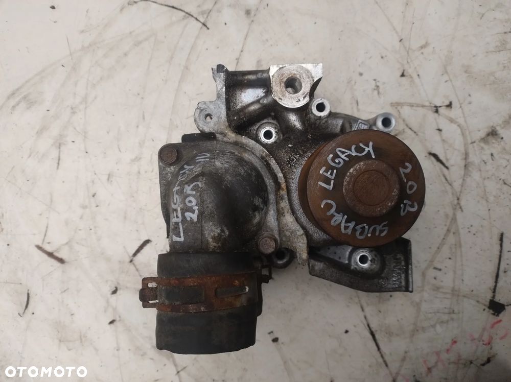 Subaru LEGACY IV 2,0b pompa wody obudowa termostatu - 1