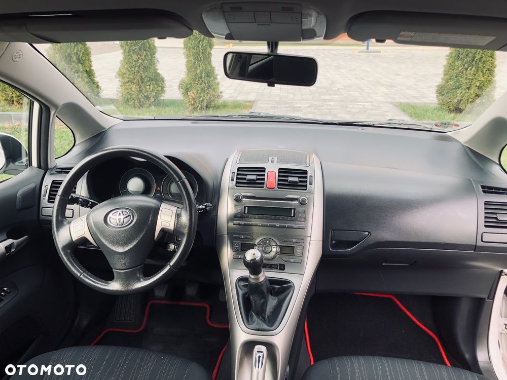 Toyota Auris 1.6 VVT-i Terra - 12