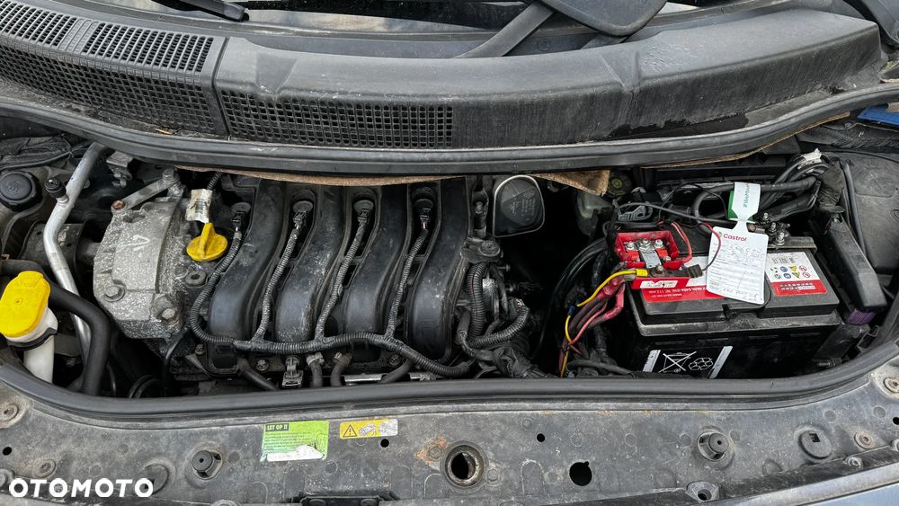 Renault Scenic 1.6 16V Infinity - 13